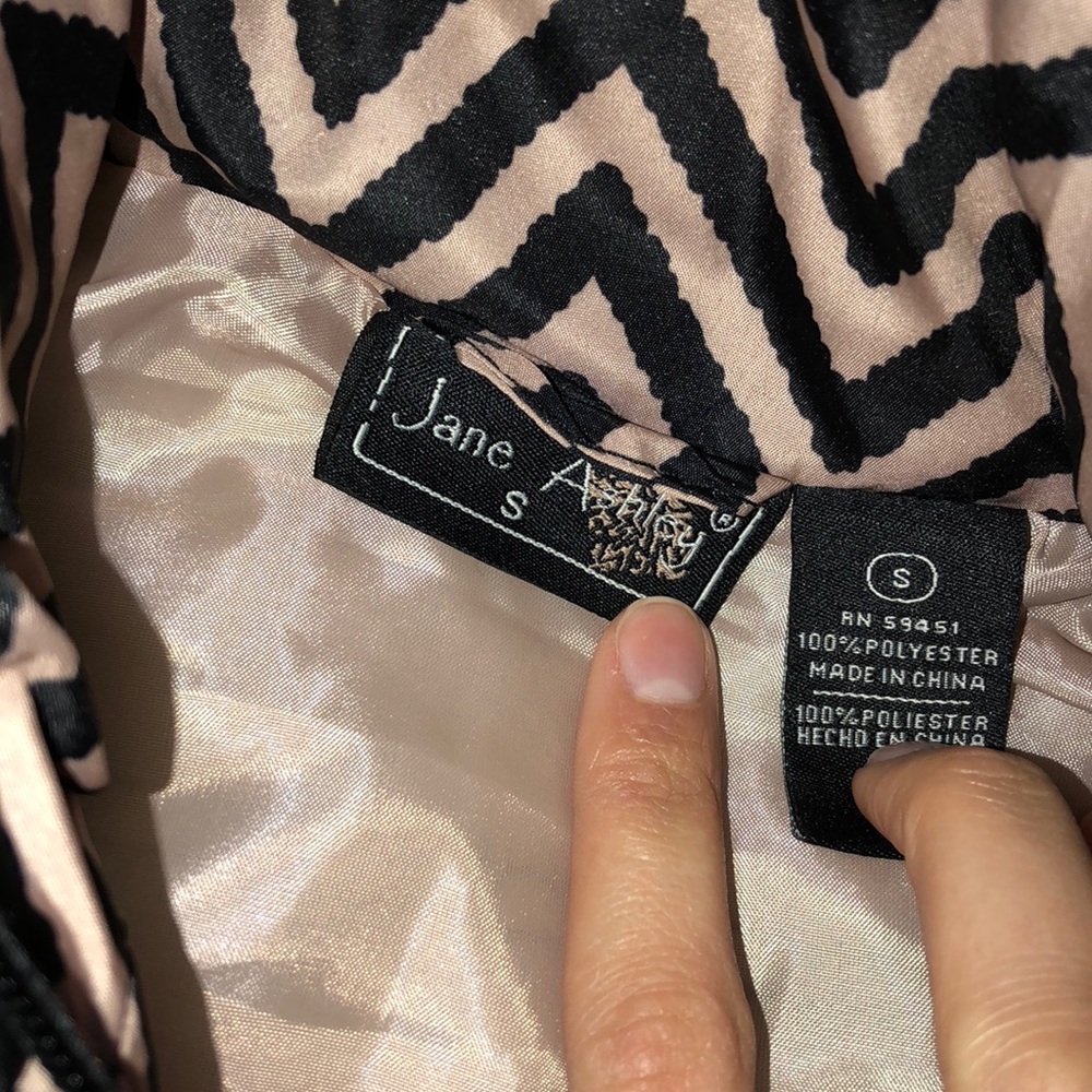 Printed vest - Picture 2 of 2